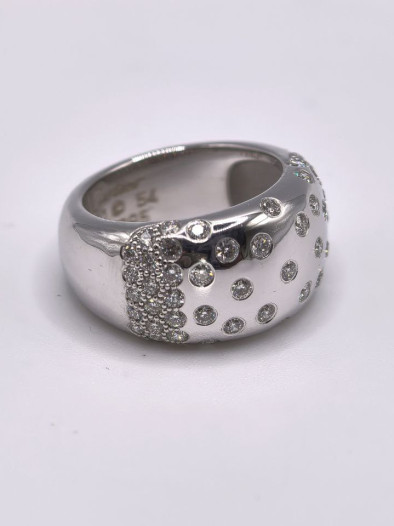 Кольцо из белого золота с бриллиантами