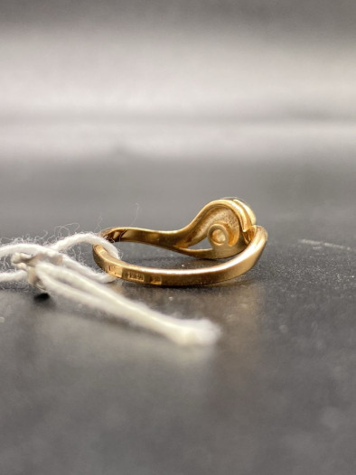 Золотое кольцо с бриллинатом