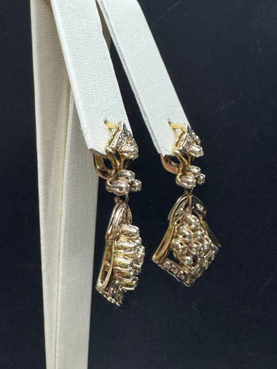 Золотые серьги с бриллиантами