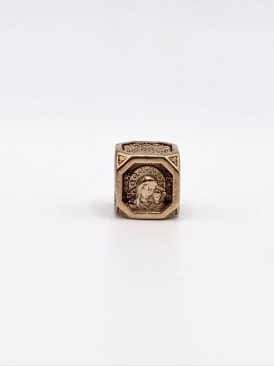 Золотой шарм