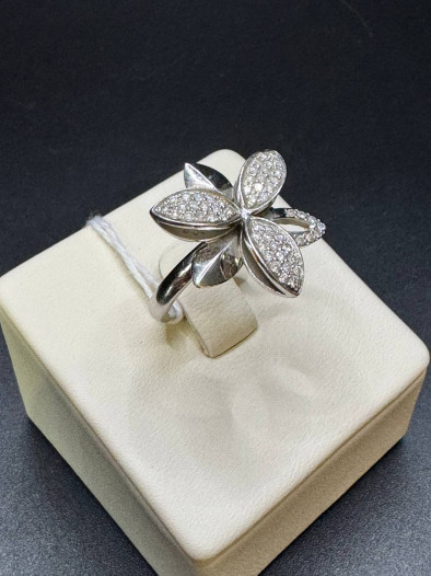 Золотое кольцо с бриллиантами