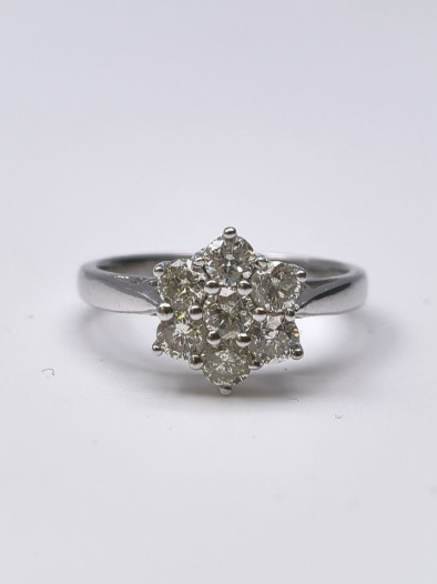 Кольцо из белого золота с бриллиантами