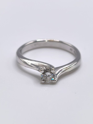 Кольцо из белого золота