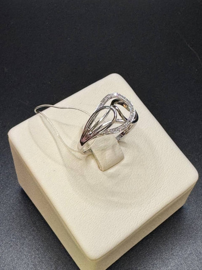 Золотое кольцо с бриллиантами