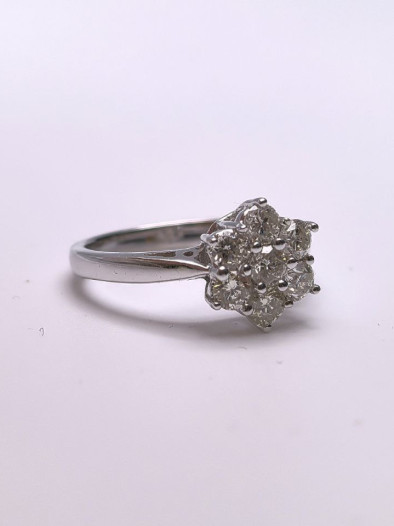 Кольцо из белого золота с бриллиантами
