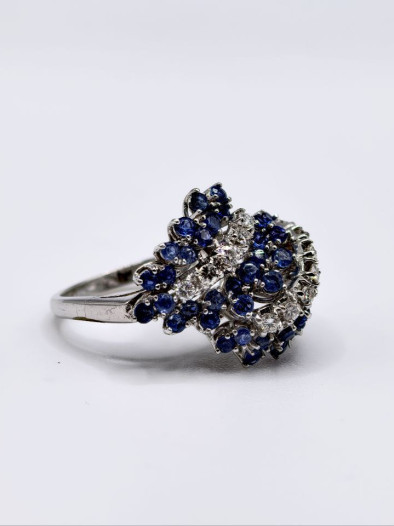 Кольцо из белого золота с бриллиантами