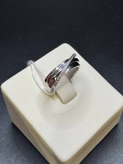 Золтое кольцо с бриллиантами